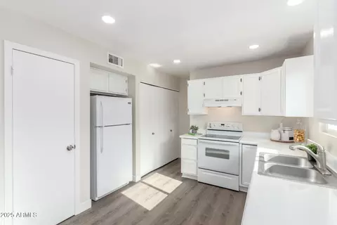 619 E Jensen St #55, Mesa, AZ 85203 photo 6