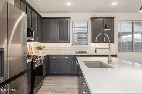 Kitchen - 9702 E Ripple Dr, Mesa, AZ 85212 photo 4 of 6