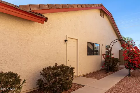 Exterior - 12838 S 40th Pl, Phoenix, AZ 85044 photo 8 of 11