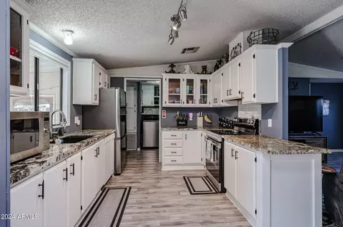 8601 N 103rd Ave #70, Peoria, AZ 85345