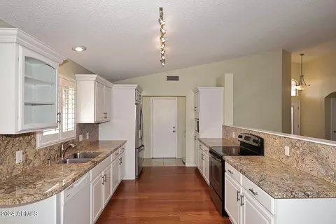 3502 E Tonto Ln, Phoenix, AZ 85050 photo 12