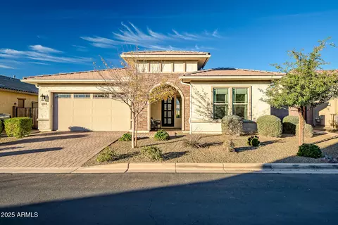 210 E Balao Dr, Phoenix, AZ 85085 photo 2