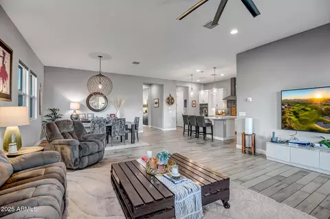 210 E Balao Dr, Phoenix, AZ 85085 photo 9