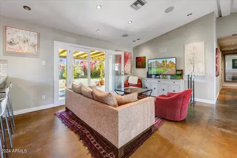 4047 E Highland Ave, Phoenix, AZ 85018 photo 8