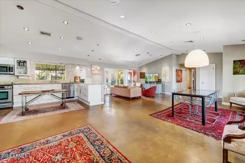 4047 E Highland Ave, Phoenix, AZ 85018 photo 4