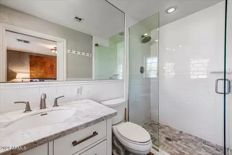 4047 E Highland Ave, Phoenix, AZ 85018 photo 14