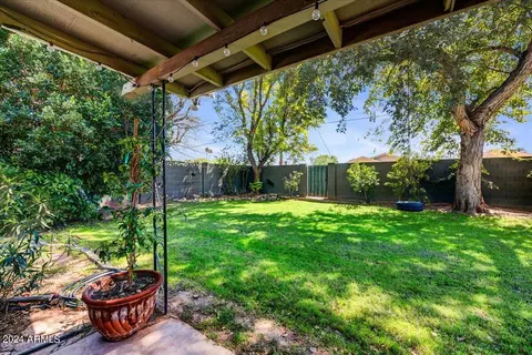 4047 E Highland Ave, Phoenix, AZ 85018 photo 19