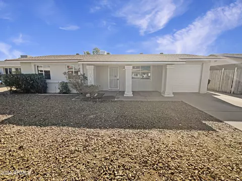 1013 W Angela Dr, Phoenix, AZ 85023