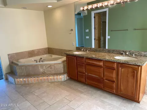 Bath - 2120 E Catamaran Dr, Gilbert, AZ 85234 photo 2 of 9