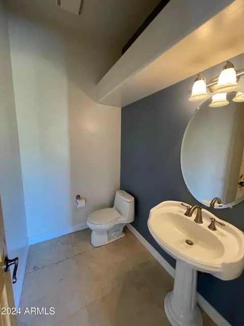 Bath - 2120 E Catamaran Dr, Gilbert, AZ 85234 photo 5 of 9