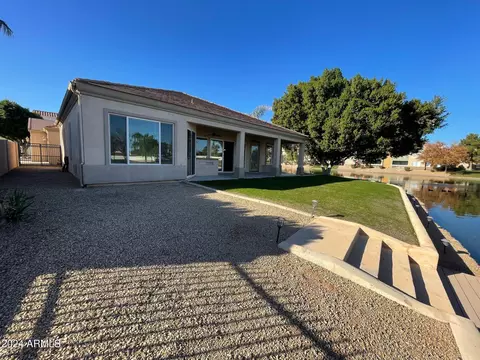 Exterior - 2120 E Catamaran Dr, Gilbert, AZ 85234 photo 2 of 8