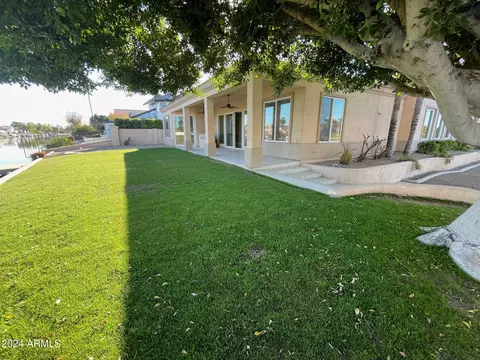 Exterior - 2120 E Catamaran Dr, Gilbert, AZ 85234 photo 3 of 8