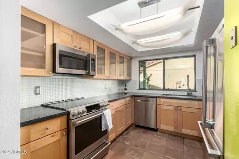 Kitchen - 4607 E Piedmont Rd, Phoenix, AZ 85044 photo 1 of 1