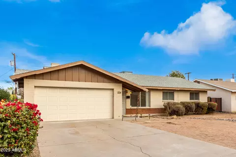 224 E Geneva Dr, Tempe, AZ 85282 photo 2