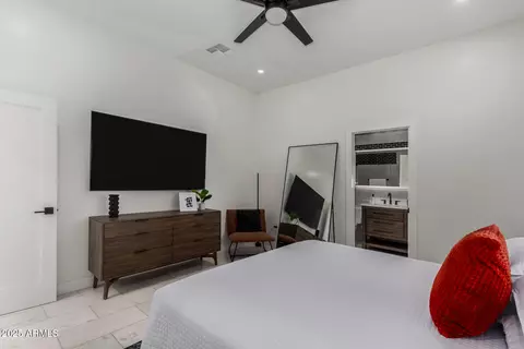 726 E Amelia Ave, Phoenix, AZ 85014 photo 9