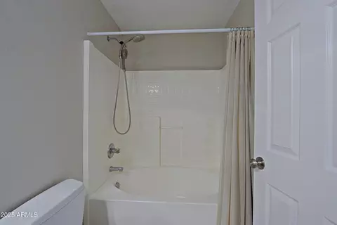 Bath - 4047 E Rowel Rd, Phoenix, AZ 85050 photo 2 of 6