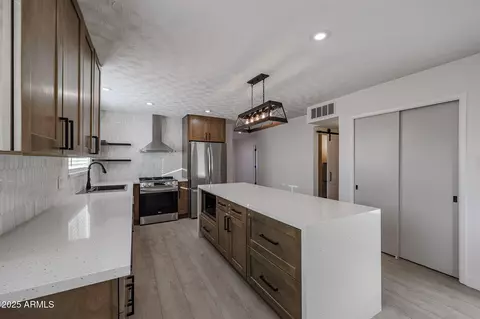 Kitchen - 2329 E Turney Ave, Phoenix, AZ 85016 photo 2 of 6