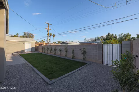 Exterior - 2329 E Turney Ave, Phoenix, AZ 85016 photo 4 of 7