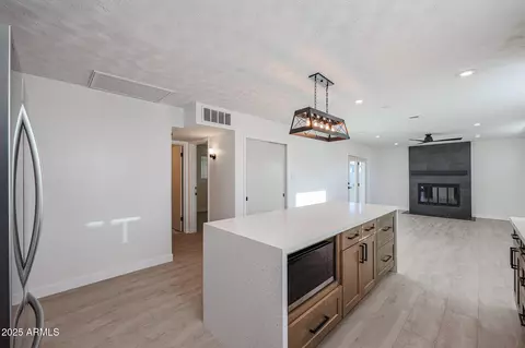 Kitchen - 2329 E Turney Ave, Phoenix, AZ 85016 photo 4 of 6