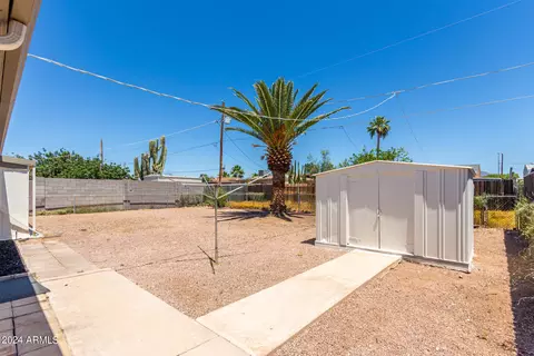 Exterior - 1079 S Lawther Dr, Apache Junction, AZ 85120 photo 6 of 8