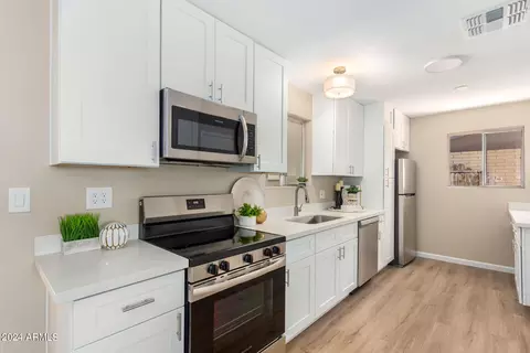 Kitchen - 1079 S Lawther Dr, Apache Junction, AZ 85120 photo 1 of 3