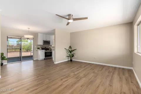Living - 1079 S Lawther Dr, Apache Junction, AZ 85120 photo 1 of 3
