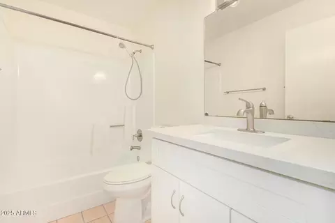 Bath - 3002 W Mohawk Ln, Phoenix, AZ 85027 photo 2 of 2