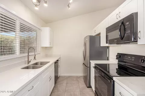 Kitchen - 3002 W Mohawk Ln, Phoenix, AZ 85027 photo 1 of 1
