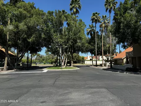 1633 E Lakeside Dr #5, Gilbert, AZ 85234 photo 11