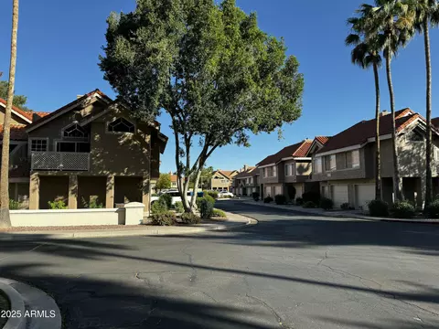 1633 E Lakeside Dr #5, Gilbert, AZ 85234 photo 10