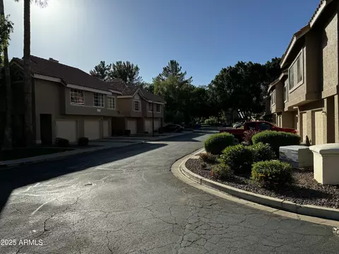1633 E Lakeside Dr #5, Gilbert, AZ 85234 photo 9