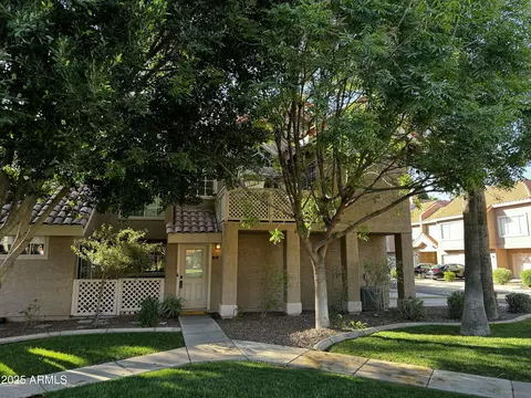 1633 E Lakeside Dr #5, Gilbert, AZ 85234 photo 5
