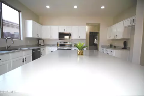 7146 W Globe Ave, Phoenix, AZ 85043 photo 8