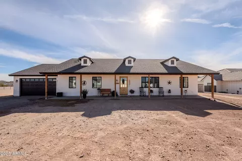 1187 W Lucky Ln, San Tan Valley, AZ 85144