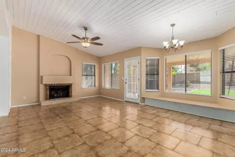 4008 E Cholla Canyon Dr, Phoenix, AZ 85044 photo 5