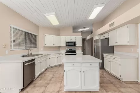 4008 E Cholla Canyon Dr, Phoenix, AZ 85044 photo 8