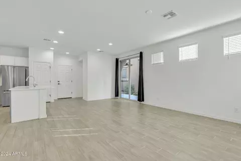 8235 E Impala Ave, Mesa, AZ 85209 photo 5