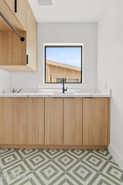 Other - 6733 N 14th St, Phoenix, AZ 85014 photo 5 of 8