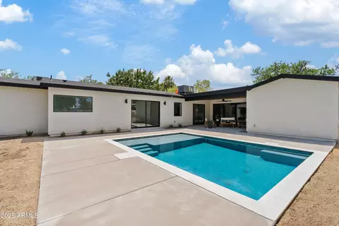 Exterior - 6733 N 14th St, Phoenix, AZ 85014 photo 4 of 5