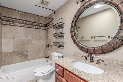 Bath - 905 E Knight Ln, Tempe, AZ 85284 photo 3 of 3