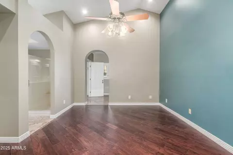 Living - 905 E Knight Ln, Tempe, AZ 85284 photo 8 of 8