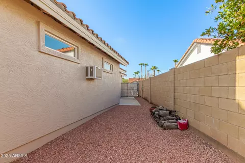 Exterior - 905 E Knight Ln, Tempe, AZ 85284 photo 12 of 12