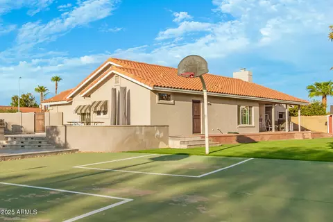 Exterior - 905 E Knight Ln, Tempe, AZ 85284 photo 11 of 12