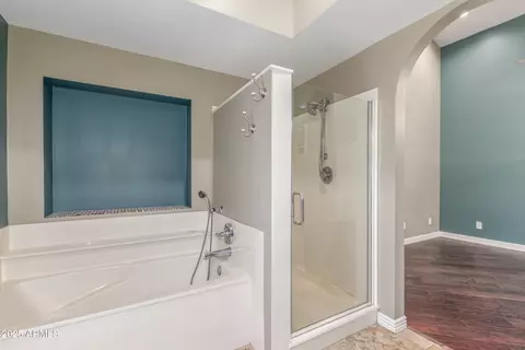 Bath - 905 E Knight Ln, Tempe, AZ 85284 photo 1 of 3