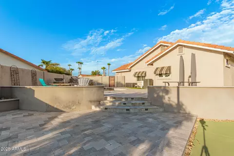 Exterior - 905 E Knight Ln, Tempe, AZ 85284 photo 4 of 12