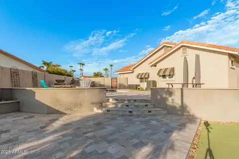 Exterior - 905 E Knight Ln, Tempe, AZ 85284 photo 10 of 12