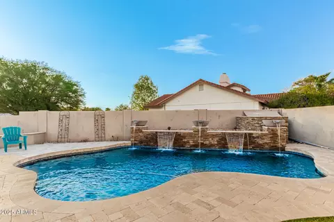 Exterior - 905 E Knight Ln, Tempe, AZ 85284 photo 9 of 12
