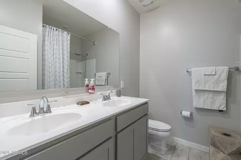 Bath - 8184 N 22nd Dr, Phoenix, AZ 85021 photo 2 of 3
