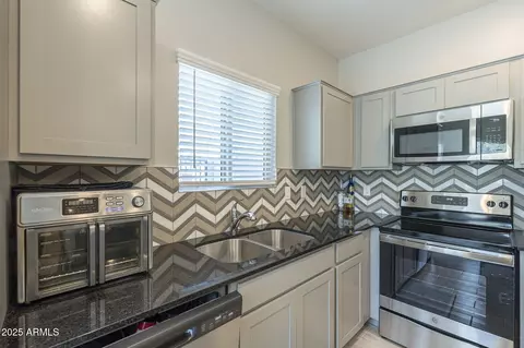 Kitchen - 8184 N 22nd Dr, Phoenix, AZ 85021 photo 4 of 5