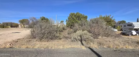 20900 E Mesa Verde Rd #585, Mayer, AZ 86333